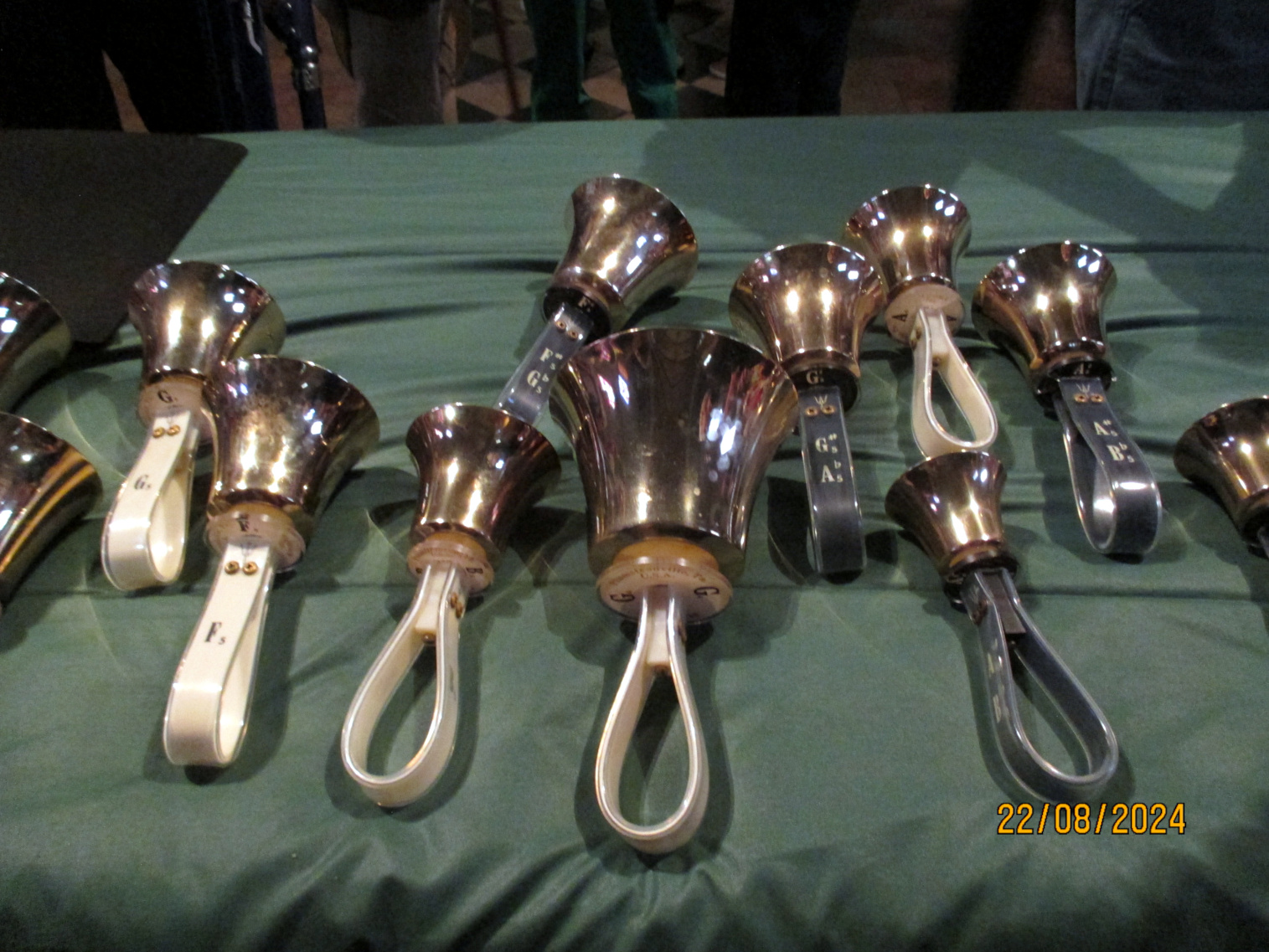 Quelques unes des 27 handbells du quatuor Pyrgos. Photo AC Chapuis
