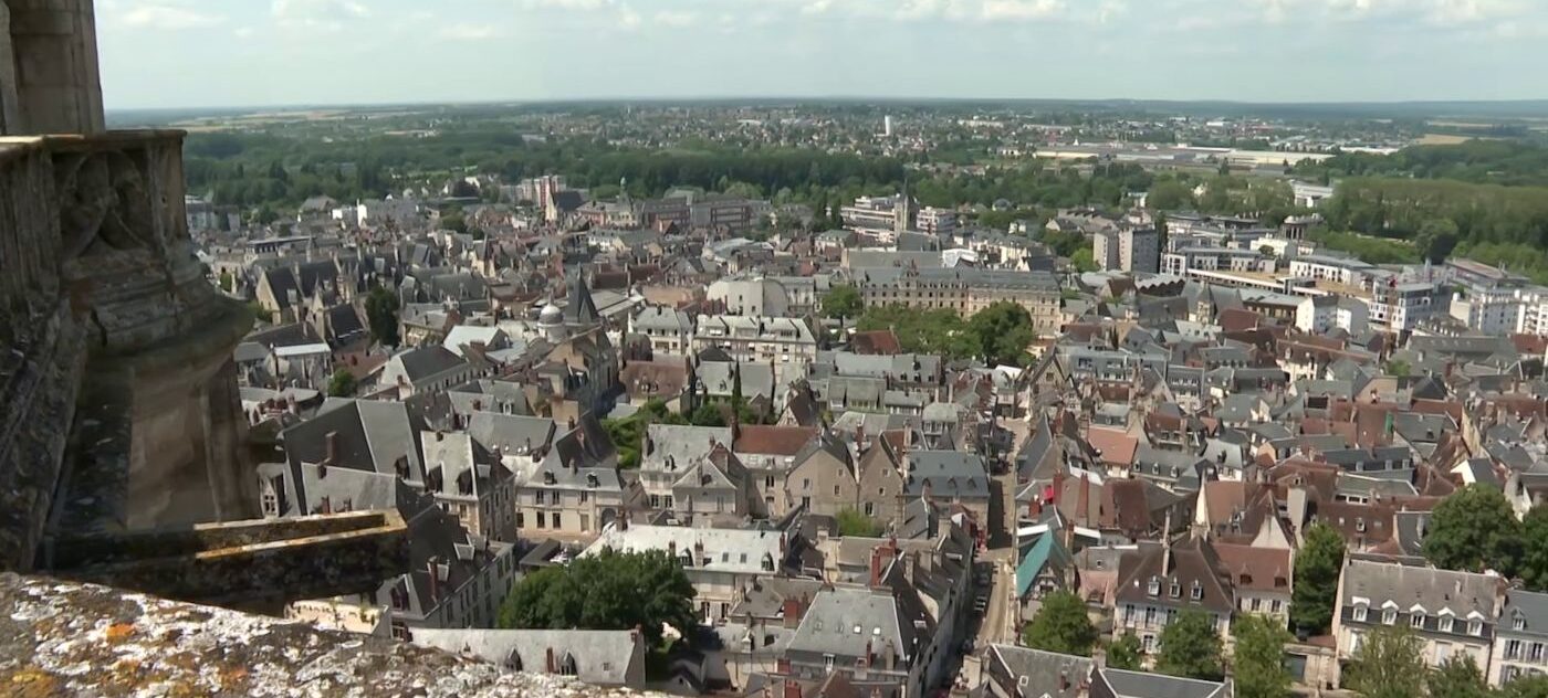 Escalader la Tour de Beurre pour découvrir Bourges