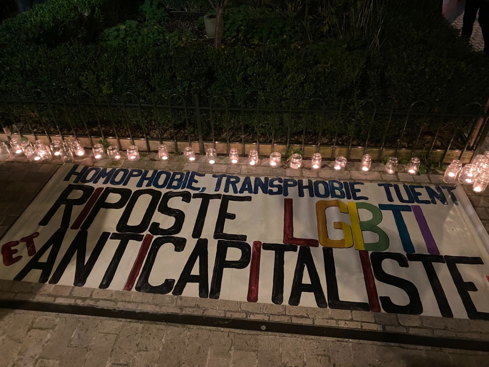 L'OST organise de rassemblement du TDoR pour la journée du souvenir Trans. Par Jeanne Beaudoin.