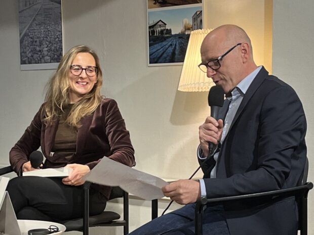 Anaig Lefeuvre directrice du CERCIL et Philippe Collin, auteur du Barman du Ritz