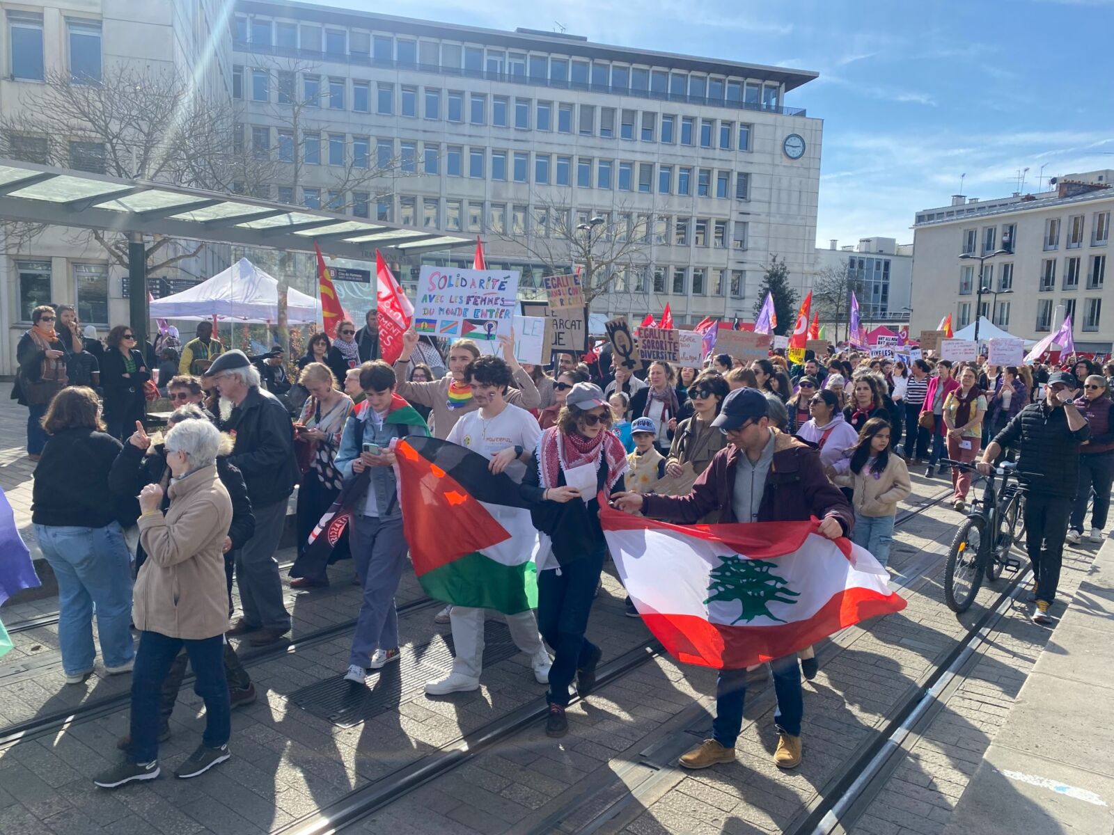 Manifestation du 8 mars à Orléans, journée internationale des droits des femmes. Crédit : Jeanne Beaudoin. 