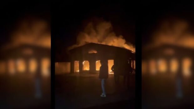 Capture vidéo de l'incendie de la mosquée de Jargeau